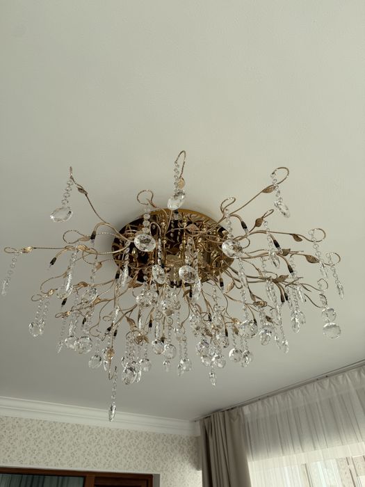 Люстра в отличном состоянии