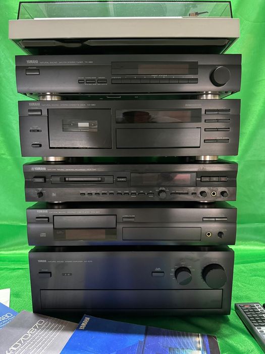 Linie audio Yamaha AX-1070, CDX-880, MDX-595, KX-580, TX-480, P-200
