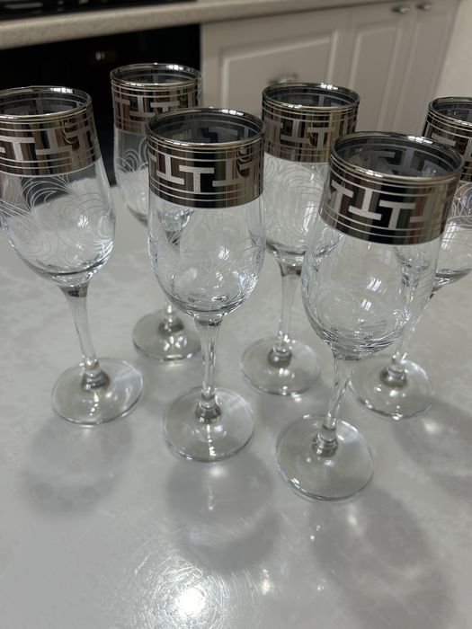 Продаю хрустальные фужеры