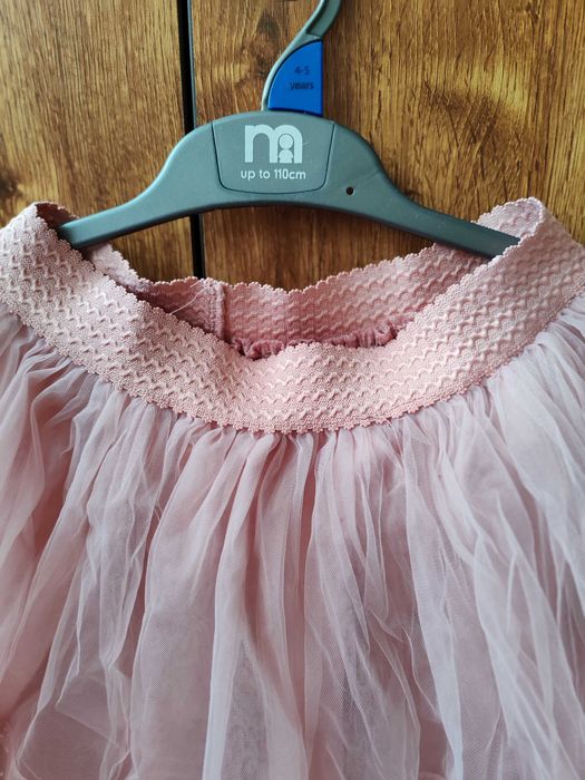 Поличка за момиче