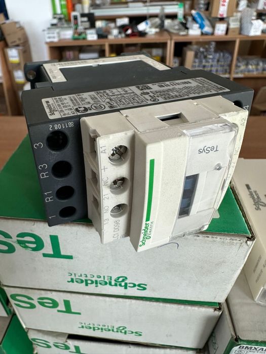 Contactor Schneider LC1D098BL