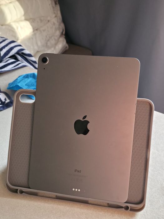 iPad Air 4 , 64 gb wi-fi