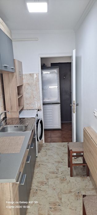 Închiriez Garsonieră-zona centrală