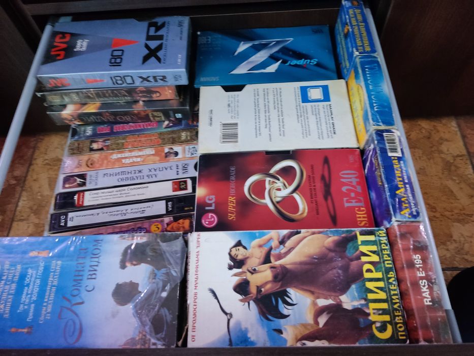 Видеомагнитофон Lg