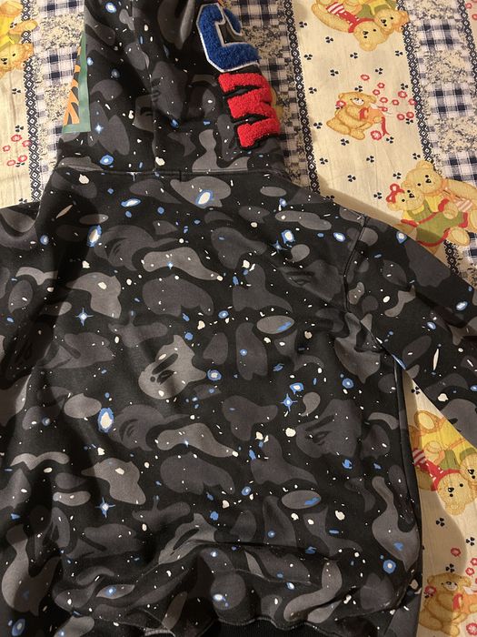 hanorac bape marimea este M nou original.