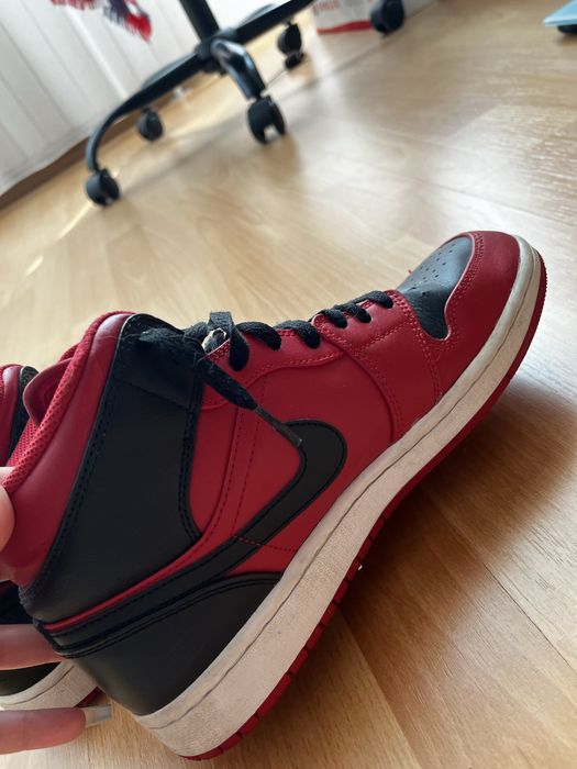 air jordan 1 mid adidasi