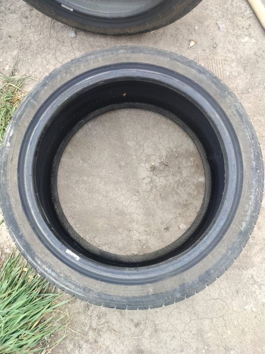 225/45/18 зимний 2 штук