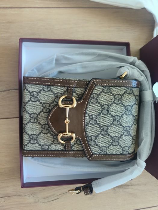Продам мини-сумку через плечо Gucci