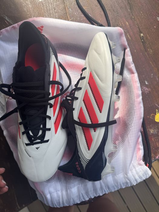 Ghete de fotball adidas nou noute cu saculet