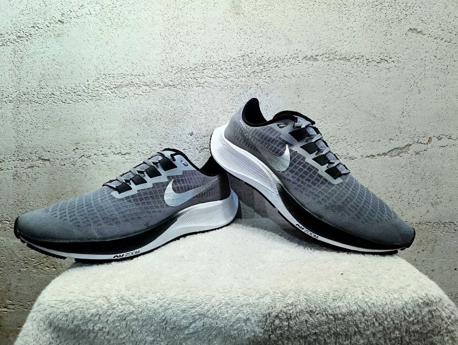 Incaltaminte sport NIKE AIR ZOOM PEGASUS 37 marimea 45 stare buna