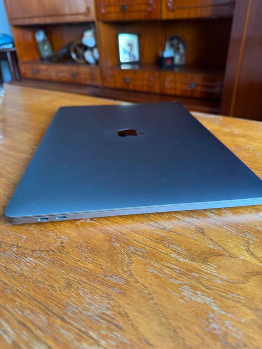 Laptop MacBook Pro 2017 15’,i7,256gb,touchbar