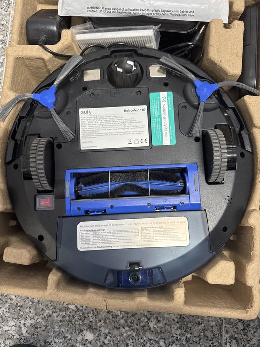 Aspirator robot Eufy S11
