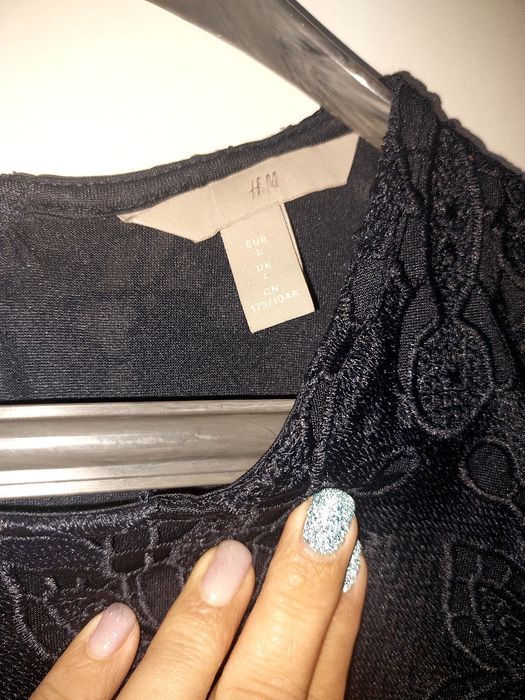 Тъмно синя дантелена рокля