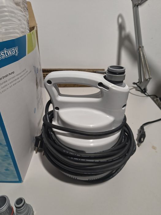 Pompa evacuare apa piscina
