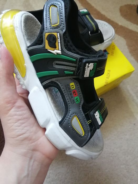 Продам сандали на мальчика