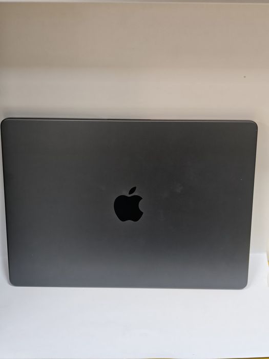 MacBook  M3Pro 18 ram 512 Gb