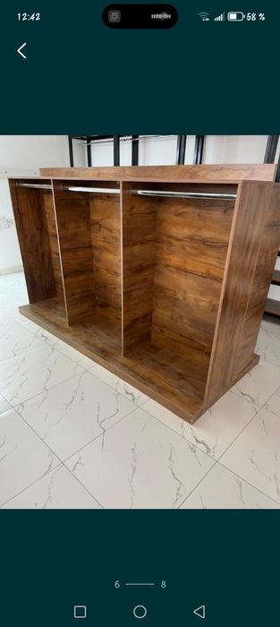 Мебель для магазина одежды