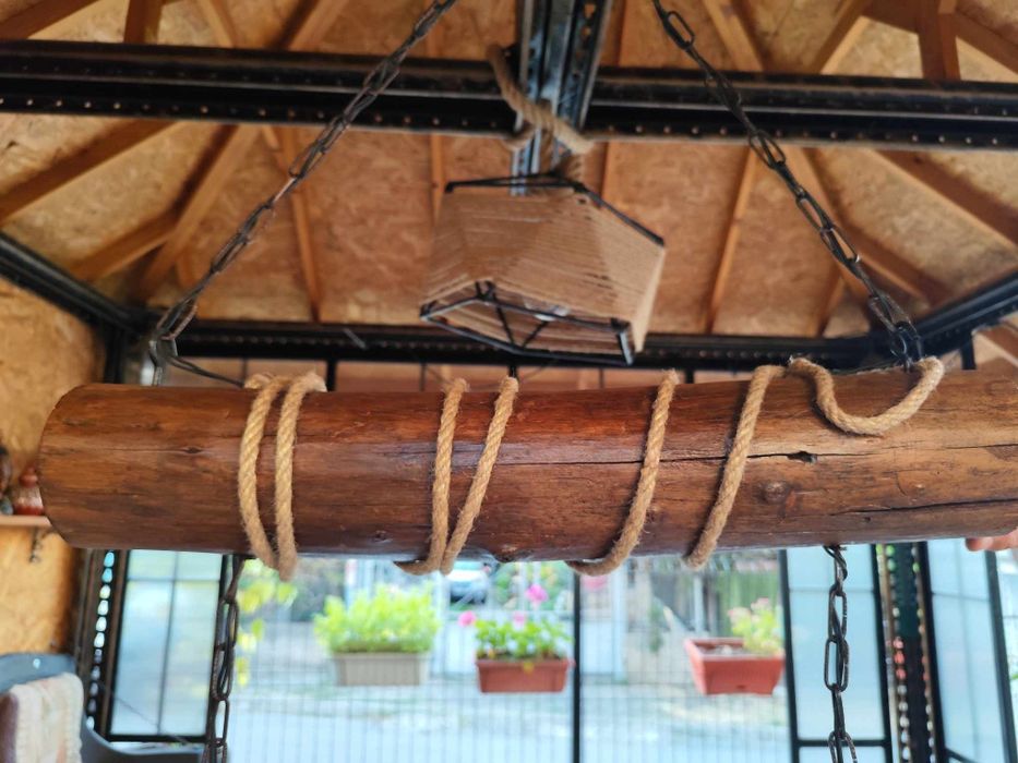 Дървена лампа рустикален стил