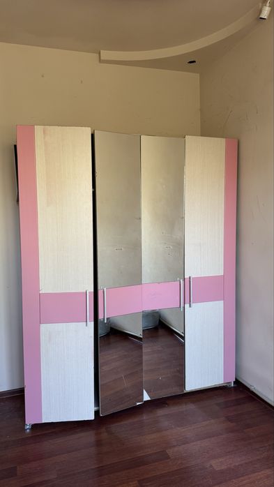 Продаем Шкаф в спальню