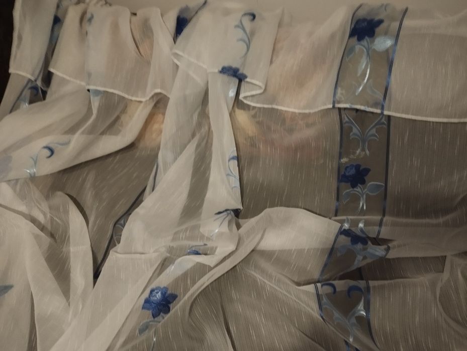 Superofertă! Perdea ivoire noua cu broderie