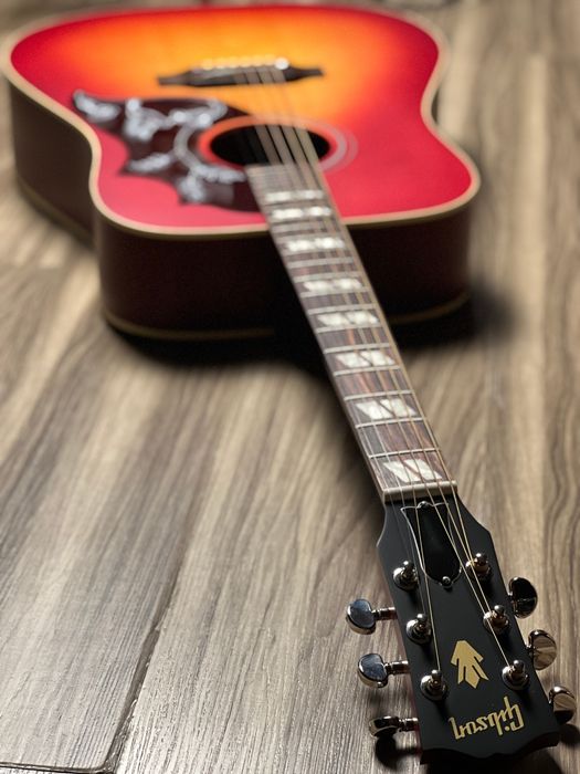 Gibson Hummingbird