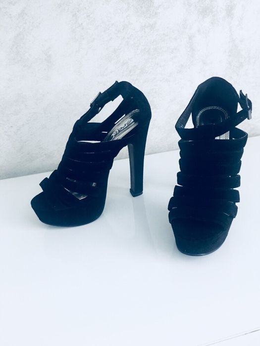 Pantofi cu doua- trei purtari