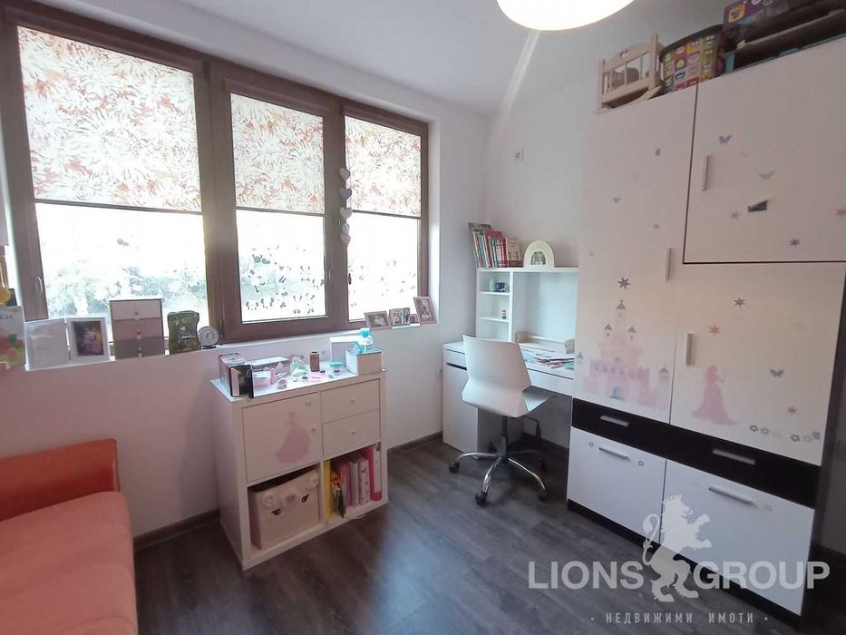 Продава се Тристаен апартамент в Варна, Възраждане 3 - 90 кв.м за 1556 €/кв.м - Снимка #9