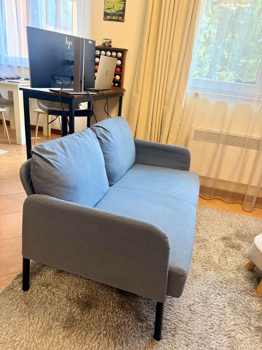 2-местен диван IKEA GLOSTAD в тъмносин Цвят