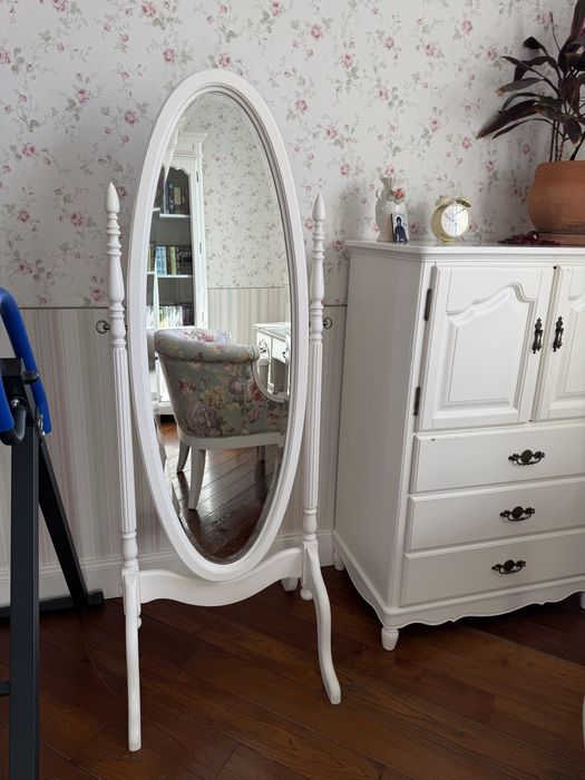 Спальный гарнитур для девочки