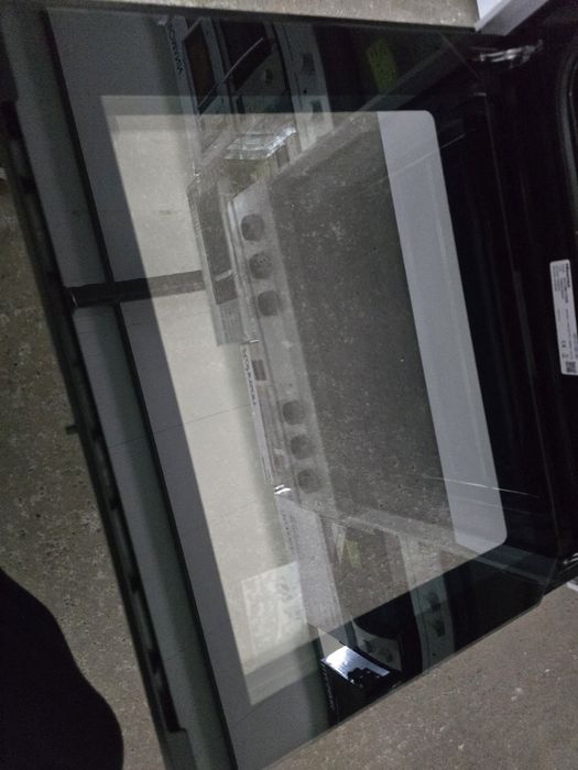 Нова свободностояща готварска печка Hisense 71 литра
