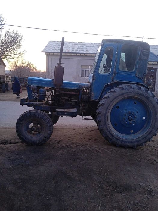T 28 traktor 15 mln