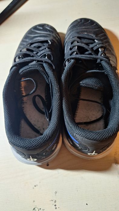 Ghete de fotbal pentru sintetic