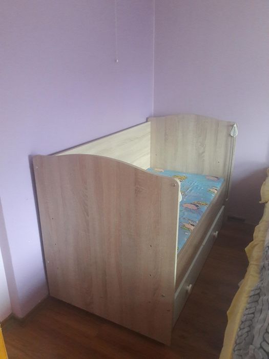 Дървена бебешка кошара