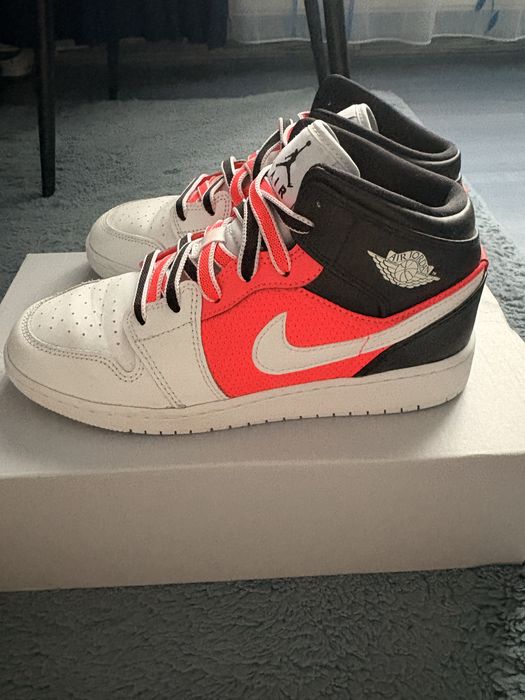 adidasi jordan 1 mid se white black infrared