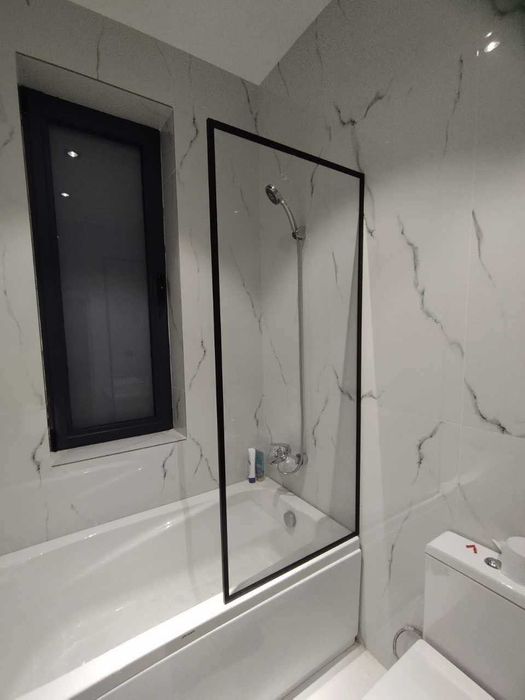 Душевые кабины и перегородки из калённого стекла под ключ!