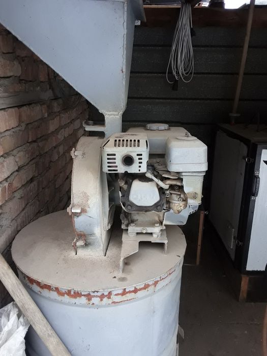 Продам дробилку бензиновую