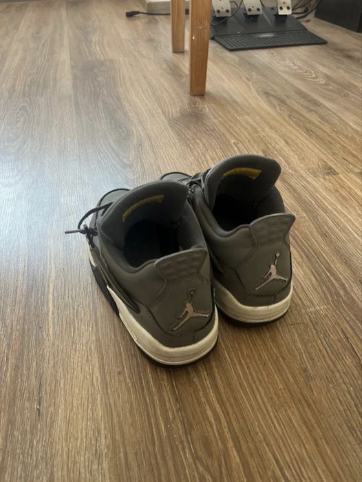 jordan 4 gray marimea 41