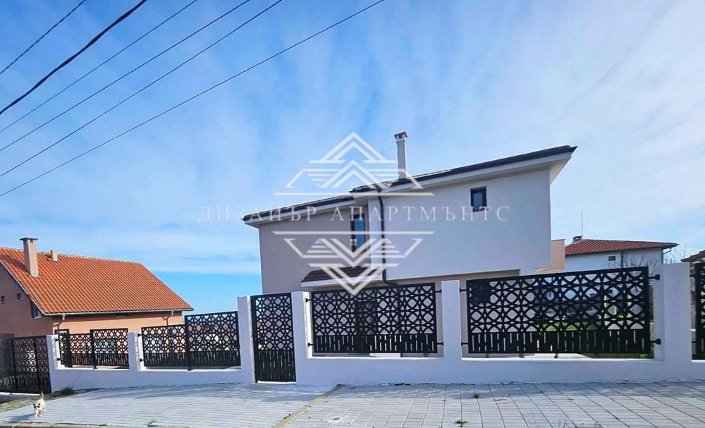 Къща в Бургас, област-с.Лъка площ 240 цена 328800