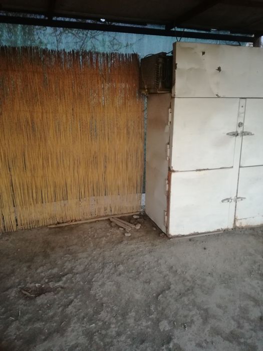 Холодилник сотилади