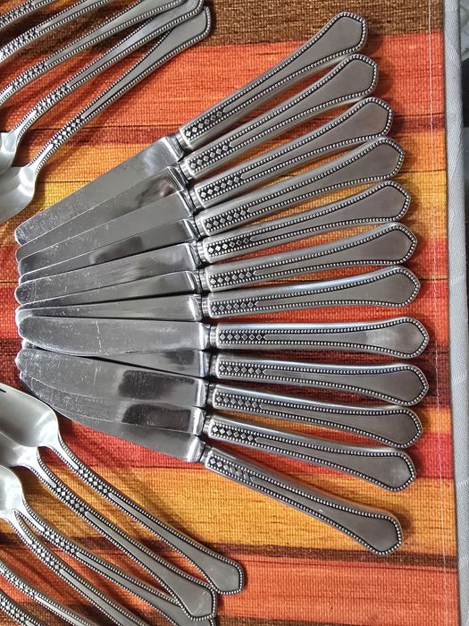 Прибори за хранене 24 части, посребрени