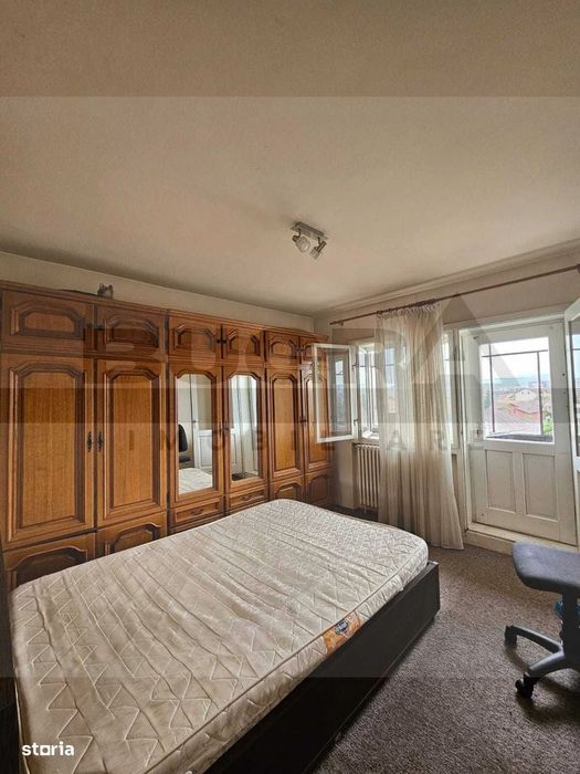 Apartament de 3 camere, 70mp, decomandat, zona strazii Intre Lacuri