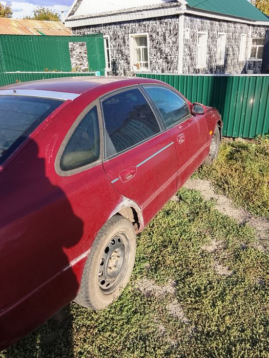 Продам Мазду Кронос год 93 Обь 1.8 на ходу