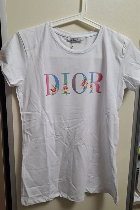 Tricouri  noi de dama