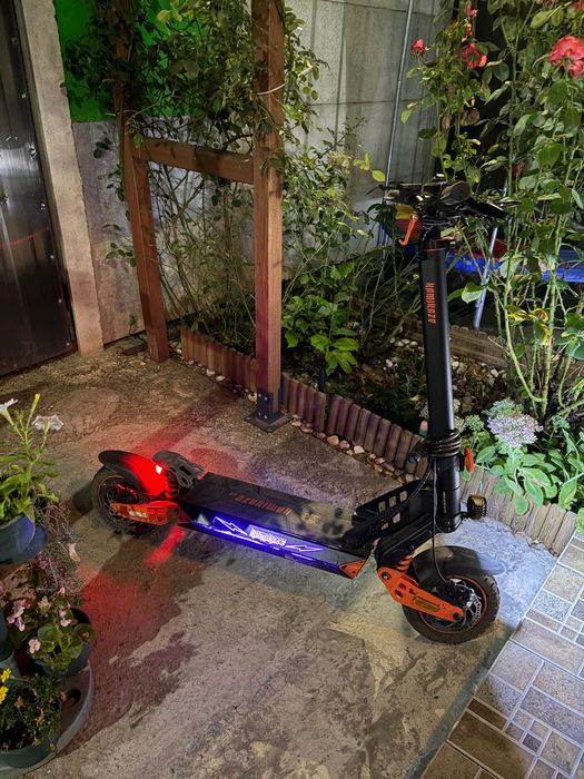 Vând trotineta electrică