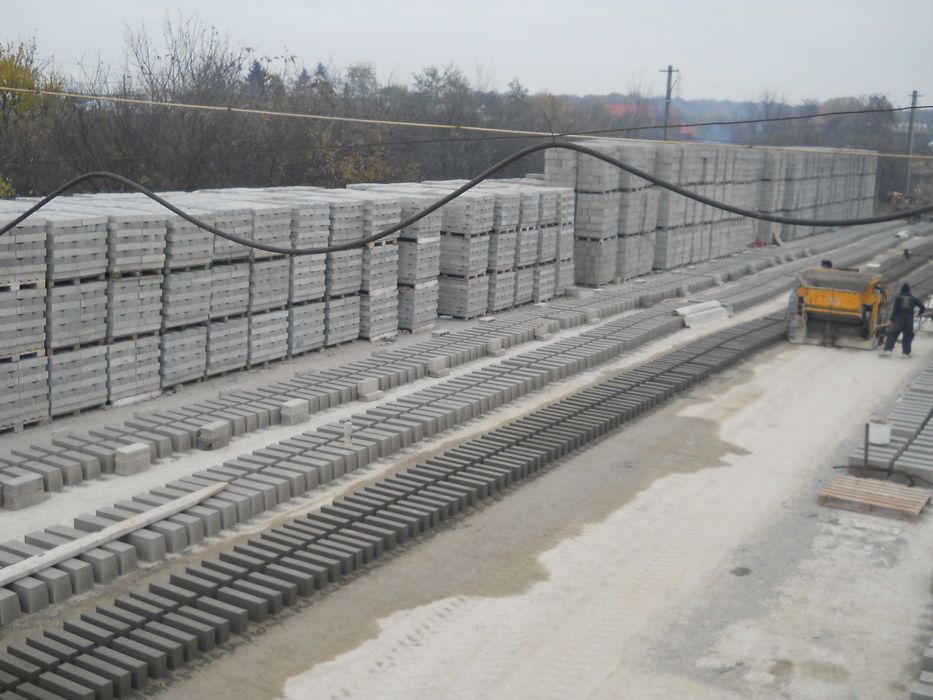 Boltari  beton pt garduri ,fose , septice stilp