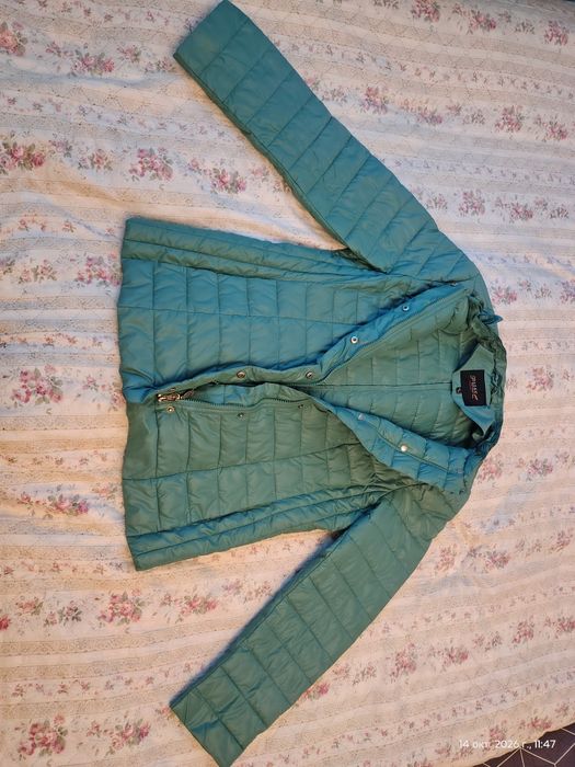 Продам женские куртки