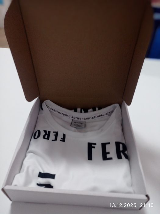 Продавам спортна тениска FERONI