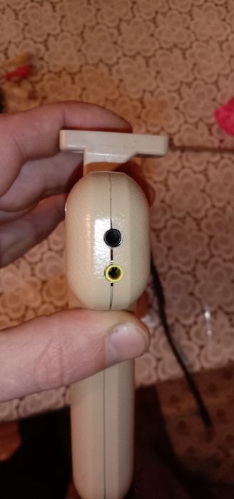 Продается видео аудио система с монитором для автомобилей.