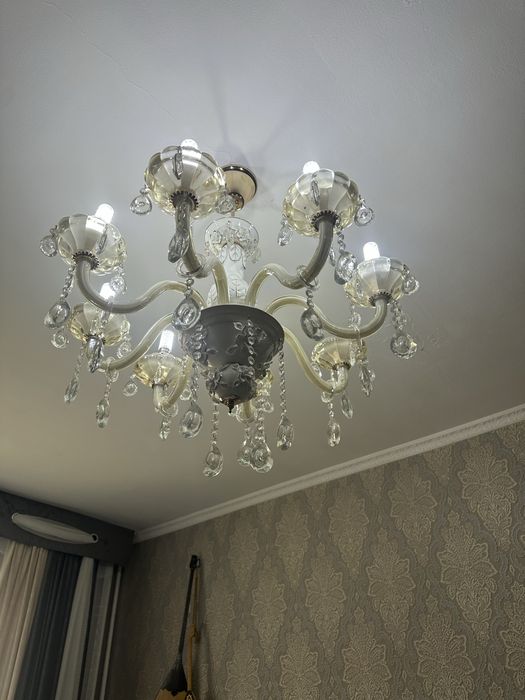 Продается люстра, торг есть