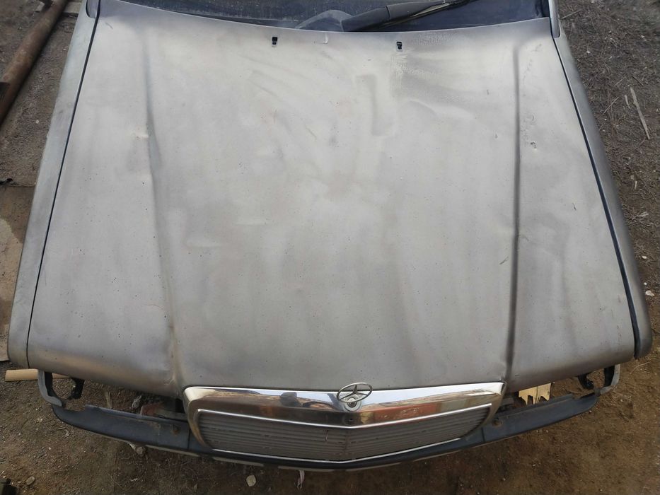 Капот на мерс 190